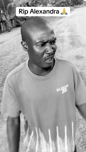 Vidéos de Tchomoloko lui même (@tchomoloko.lui.meme) avec Emmanuel est là (Instrumental) - Betsaleel Music