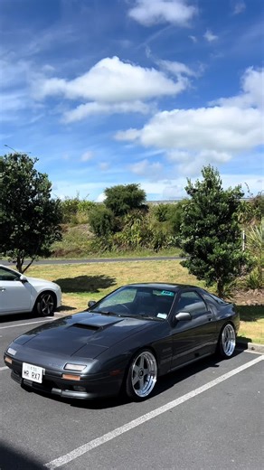 Exploring the Mazda RX-7 FC and its Rotary Engine