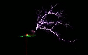 Making electronic music with a Tesla coil