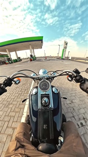 Ahmed Wagih on Instagram: "1998 Fatboy in action … after 27 years … it still has the same punch 🥊! Harleys never end up in dumpsters for a reason! @timelessmotorcyclegarage thanks for the gift 🎁 #harleydavidson #harleydavidsonmotorcycles #fatboy #evoengine #1998 #1990s @harleydavidson #curberated #harleylife #fatboyevo #fatboyevolution"