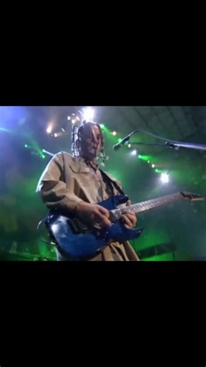 Rizktz on Instagram: "Korn - Twist (Live at Woodstock 1999) - - - #korn #twist #woodstock99 #numetal #rock #jonathandavis #brianwelch #reginaldarvizu #jamesshaffer #davidsilveria #fieldykorn #munkykorn #brianhead #lifeispeachy #followtheleader #issues #untitled #untouchables #thenothing #kornfamily #kornknock #kornband #kornfans #kornferrytour #freakonaleash #blind #adidas #fallingawayfromme #gotthelife #makemebad"