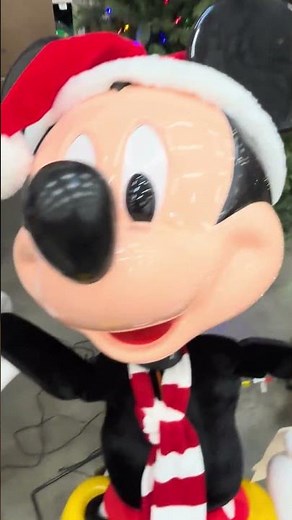 Mickey Mouse Christmas sing-along 😃￼