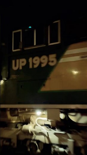 UP 1995 Leads MNPPR Through Elmhurst