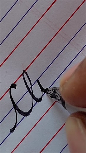 Clover in cursivewriting #cursivewriting #handwriting #lettering #penmanship #calligraphy #shorts