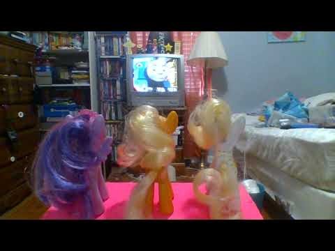 Ponies Watch Season 12: Twilight Sparkle, Applejack and Sun Kiss watch Tram Trouble