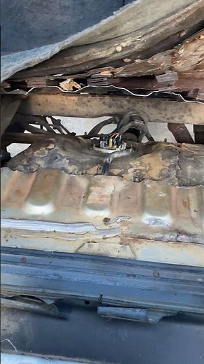 How Some Shops Change A Fuel Pump In A 1989 Ford Bronco II #ford #bronco #fordbronco #fuelpump