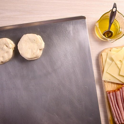 19K views · 379 reactions | Serve these simple biscuits with your family's favorite veggie, and you've got a simple Monday night meal that everyone will ask for over and over. Get the recipe for Stuffed Honey-Ham Biscuits: https://www.pillsbury.com/recipes/stuffed-honey-ham-biscuits/0945f4ae-8552-4065-9b49-cd49aa3c7ac0?utm_source=facebook&utm_medium=social_organic&utm_campaign=MSP_XX?&mktgimp=pbrbgbisc | Pillsbury | Facebook