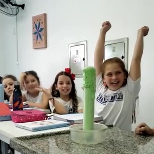 4° ano - Aula de Ciências: investigando a participação de microrganismos na produção de alimentos, combustíveis e medicamentos. Processo de fermentação. 💁 Agende sua visita e conheça nossa proposta pedagógica ☎ Telefone: 3413-1587 | 📱 Whatsapp: https://bit.ly/3jr5BzR | Colégio Metropolitano - Piracicaba - Oficial