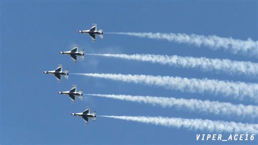 Watch the USAF Thunderbirds perform a jaw-dropping demo at Randolph AFB