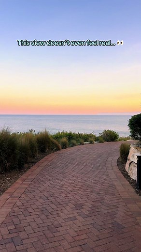 Terranea Resort is one of the most beautiful oceanfront resorts in Southern California 🤍 Located in Rancho Palos Verdes, this coastal escape gives you unreal views of the Pacific Ocean and on a clear day, you can even see Catalina Island right from the property ✨ Think cliffside walking paths, peaceful sunsets, and luxury amenities that make it feel like a true reset 🌊 Perfect for a romantic getaway, staycation, or just a break from everyday life 💸 You can book through the green pin above my