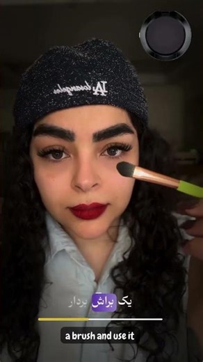 How to prevent the upper and lower eyelashe oreyelids from sticking together after eyelash extension