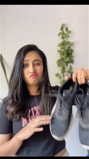 Grounding Mat & Foot Alignment socks on Instagram: "Misaligned toes don’t just affect your feet — they influence your posture, your joints, your lower back, and even your energy levels❗ Your entire body depends on the alignment of its foundation. Foot Alignment Socks work by restoring that foundation, gently guiding your toes back into their natural positions. No force. No pain. Just soft daily correction. 🍃 easier walking 🍃 better weight distribution 🍃 less pressure on knees & back 🍃 a ligh