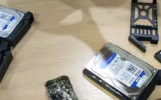 1.QNAP威联通HDD SSD 内存 硬件安装（升级内存前建议先带原装内存开机）