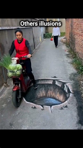 Normal illusions VS Crazy One