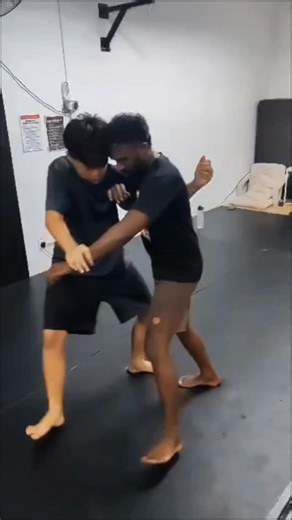 🥋🌟 Discover the Art of Jiu-Jitsu in Our BJJ Grappling Classes! 🤼‍♂️💥 🕒 Class Schedule: 👉 Monday: 8:30PM 👉 Wednesday: 7:30PM 👉 Thursday: 9 PM Friday: 8. 30 PM 🆓 Experience it for Free! Immerse yourself in the excitement of our classes at zero cost! #fightdynasty #bjj #brazillianjiujitsu #jiujitsu #gi #nogi #fighter #cheras #balakong #martialartstraining | Fight Dynasty MMA Academy