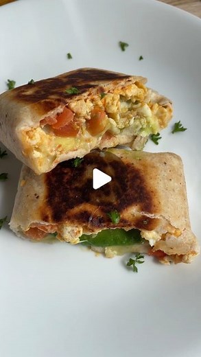 DIANA ZHU on Instagram: "Una de mis combinaciones favoritas😍 mis basics que nunca deben faltar 👌🏻 Literal no vivo sin huevo, aguacate, queso y tomate 😜 💬Menciona a tu amig@ que debería probarlo 😗 ¡Que tengas un maravilloso día! ☀️ GRACIAS POR TU APOYO SIEMPRE 🙏🏻 Espero te haya servido mucho la receta 🥰 Nos vemos en mis stories 💬💕 ⬇️ 📖𝐑𝐄𝐂𝐄𝐓𝐀𝐑𝐈𝐎𝐒 𝐒𝐀𝐋𝐔𝐃𝐀𝐁𝐋𝐄𝐒 👩🏻‍🍳→ @dianazhu 📚Link en mi perfil 👆🏻 ~ #desayunosaludable #tortilla #aguacate #recetasfit #recetafacil