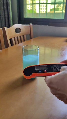 Digital Meat Thermometer Instant-Read Function, Versatile Food Thermometer, LCD Display with Auto-Off Function, Meat Temperature Chart Printed, Built-in Magnet and Foldable Stainless Steel Probe