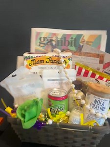 New Orleans Gift Basket: Louisiana Treats & Candle, Customizable NOLA Gift - Etsy