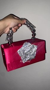 💖 HOTPINK / MEZENDA PARTY BAG 💖 Add a pop of glam to your look with this stunning party bag! ✨ 👜 Colour: Hot Pink / Mezenda 🌸 Style: Elegant Party Bag 💫 Perfect For: Functions | Parties | Gifts ✨ Limited stock available — grab yours now before it’s gone! 📩 DM to order 💕 #beesworldexclusive #ElegantVibes #luxuryvibes #bags #partybags | Bee’s world