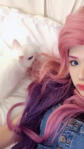 emiru on Instagram: "💞 SONG: Close Up cover by Chinjireta (original There’s Something Happening by Jack Stauber) 💞 CHARACTER: Seraphine - League of Legends"