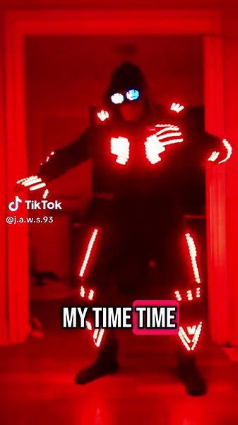 JaWs🇨🇦 (@j.a.w.s.93) - Dynamic Masked Men LED Dance Performance