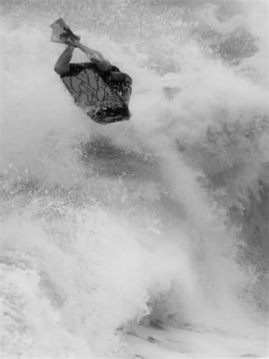 Slow-Motion Bodyboard Show Featuring @crowfacini