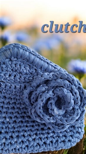 Scrigno di Colori • Creator Handmade & Crochet on Instagram: "Nuova collaborazione con @pepavende24 Kit composto da -2 gomitoli di fettuccia Katia Washi del vostro colore preferito -1 molla -1 uncinetto n.5 Al prezzo di € 17,00 anziché 24,90 utilizzando il mio codice sconto scrigno di colori30 Per ordinarla contattate @pepavende24 in DM o sul suo sito www.pepavende.it Il tutorial della clutch Kate é in omaggio sul mio canale YouTube https://youtu.be/tbZ4osqdWr8?si=ZEh7UwKWcFYOR8T1 Nei prossimi g