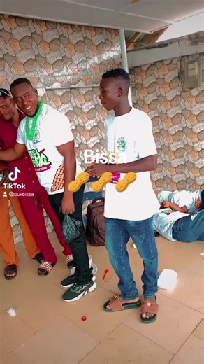 Exploring Vue.js with Loukas Biiga