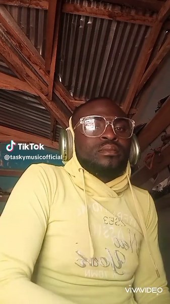 Tasky is here with another new soundz to inspire the despair✊✊💪💪🔥🔥 God is in control 🙏