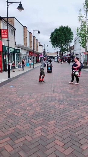 He started on another man who was just walking past after throwing a beer on a man, this man has got some serious problem 🤬😳😂 like & follow for #p4