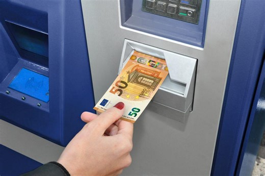 Παγίδα στους κοινούς λογαριασμούς: Όταν πεθαίνει ο ένας, χάνουν οι κληρονόμοι; - ΤΑ ΝΕΑ