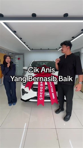 Cik Anis Terima Kereta Perodua Axia Baharu