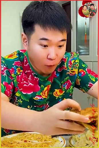 You want it all? Sure—but enjoy your invisible dinner 😜🥄 #KarmaServed #FunnyCouple #BoomChallenge #Boomnow #Toptrending #吃货 | Lovely Couple