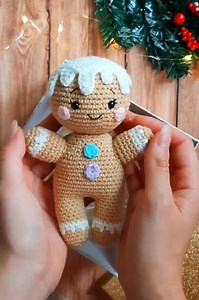 CROCHET GINGERBREAD MAN- from Toys by knit friends get the pattern here (Aff)----> https://rstyle.me/ SUg84yi3OU7hd2_K6lCcmw | The Keeper of the Cheerios-Blog