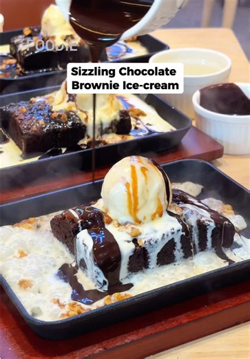 Found your next cafe hangout! ☕️ From comforting Asian classics to hearty Western favourites, Tedboy Jaya One is serving up meals worth gathering for. ✨ Must-Try Menu Items: 🥩 Signature Lamb Shank (Slow-braised for 5 hours!) 🧀 Truffle Grilled Cheese Sandwich 🍤 Spicy Prawn Pasta with chilli crab sauce 🍨 Hot Fudge Brownie with vanilla ice cream 🌟 Bonus: They have a kids’ room and epic Weekday Special sets! 📍 @TedboyBakery @ Jaya One Tag your makan buddy and plan your next visit! #tedboyhotfo