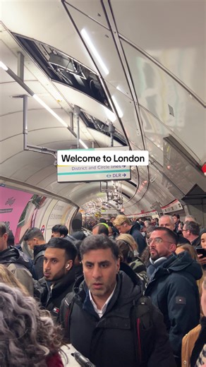 A Glimpse into London's Early Evening Rush