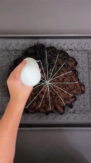 #tiedye #tiedyetutorial #handmade #tiedyeshirt #diy #tiedyechallenge #shirthack #fyp #tiktok #trending