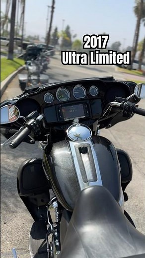 2017 Electra Glide Ultra Limited | Black Quartz