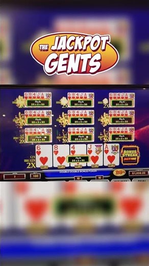 Dealt two great hands BACK-TO-BACK on Ultimate X! 🤑 #videopoker #casinos