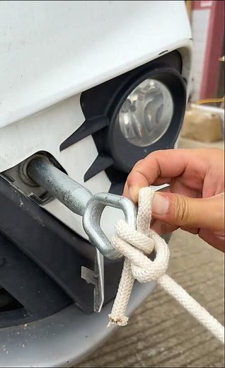 Best Rope Knot to Secure Cargo on a Vehicle | Easy Truck Tie Down Knot 🤙 #craft #outdoors #skills