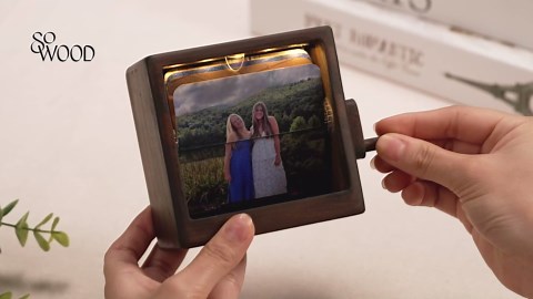 Custom Photo-Album Flip Box Frame Mechanical Hand Motion Photoalbum Animation Gift for Mothers Day, Personalized Animated Home Decor Night Light, Custom Family Photo Flipbox Couple image Album