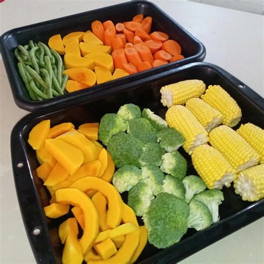 𝗕𝘂𝘀𝘆 𝗱𝗮𝘆. 𝗛𝘂𝗻𝗴𝗿𝘆 𝗳𝗮𝗺𝗶𝗹𝘆. 𝗡𝗼 𝗲𝗻𝗲𝗿𝗴𝘆 𝗹𝗲𝗳𝘁.😩 Thats why Peel Chop And Pack Veggies prep the veggies for YOU so dinner is faster, healthier and stress-free 𝗠𝗼𝗿𝗲 𝗳𝗮𝗺𝗶𝗹𝘆 𝘁𝗶𝗺𝗲, 𝗟𝗲𝘀𝘀 𝗸𝗶𝘁𝗰𝗵𝗲𝗻 𝗽𝗿𝗲𝘀𝘀𝘂𝗿𝗲 😌 👉🏽 𝗗𝗠 𝘁𝗼 𝗼𝗿𝗱𝗲𝗿 📲 𝟮𝟳 𝟴𝟮 𝟴𝟱𝟮 𝟲𝟳𝟭𝟬 🤳🏾 @𝗽𝗲𝗲𝗹𝗰𝗵𝗼𝗽𝗮𝗻𝗱𝗽𝗮𝗰𝗸𝘃𝗲𝗴𝗴𝗶𝗲𝘀 TikTok | Instagram | Facebook #PeelChopAndPackVeggies #freshveggies #cookingmadeeasy #KitchenHacks #creatorsearchinsights @PEEL CHOP AN