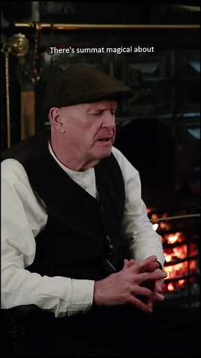 Merry Christmas from your favourite '20s grandpa 🎄 #lifeadvice #learnontiktok