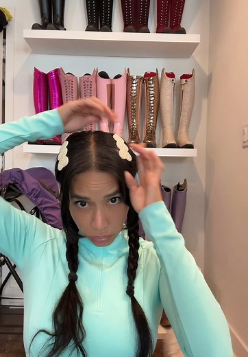 How many Pomeranians did you count in this video? Our Tiffany Teal set is avail is sizes XS-XL with full seat silicone heart grips. 💙 #rootd #equestrianfashion #equestrianstyle #dressage #goddessequestrian #smallbusinness