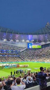 Oh, l'hymne de la Ligue des champions avant Tottenham-OM dans un stade sublime ! 🌟 | Football.fr