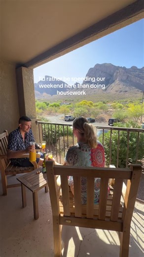 This resort in Tucson truly has it all! 🌵☀️ Multiple pools, waterslides, restaurants, room service, splash pad, spa, golf course and so much more 🧡 if you need a desert getaway - this is your spot! #tiktokgorisingstarsl1 #familytravel #tiktokgo #visitarizona #familyvacation