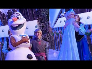 For the First time in Forever a Frozen Sing a long with Olaf & Holiday Finale 2022
