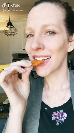 EASY KETO "CHEESE IT'S": Keto Cheese Crackers with Sliced Cheese: Lazy Keto Recipes