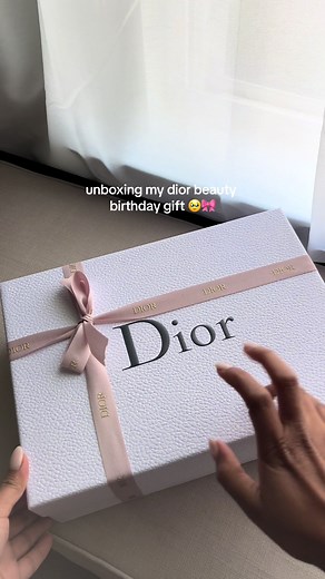 Birthday gift from @Diorbeauty 🥹🎀🌷 just reached gold status and this is what I got! The travel pouch goes with the welcome gift that includes a mini miss dior and a jewelry travel case 🌏✨ #dior #diorbeauty #unboxing #diorunboxing #diorgoldstatus #diorbirthdaygift #missdior #luxury #luxuryunboxing #fyp #forthegirlies
