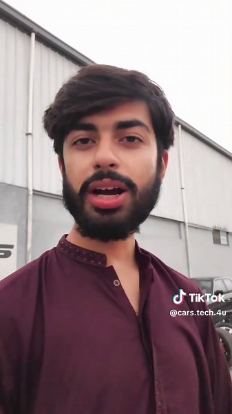 کرش دکھ گئی ہے! خاص لباس اور رنگ میں